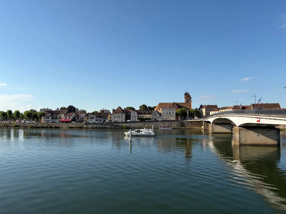 VTT Boucle depuis Saint-Jean-de-Losne · Losne