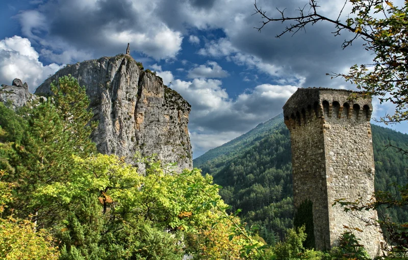 Randonnée Tour du Roc · Castellane