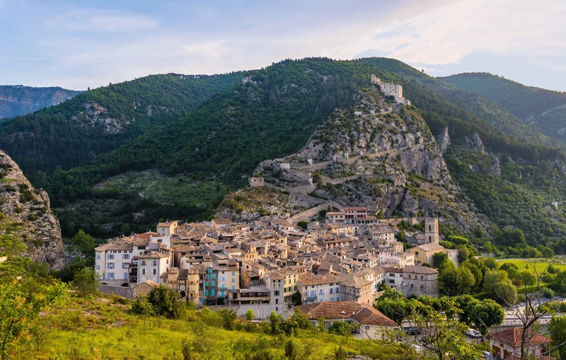 Randonnée Grande Traversée des Préalpes intégrale (GRP® GTPA) : Sisteron - Entrevaux · Sisteron