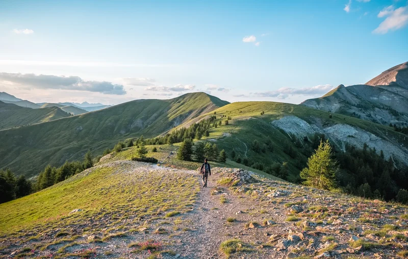 Randonnée Tours du Haut Verdon en 4 jours (GRP® THV) : le Tour des Trois Evêchés · Allos