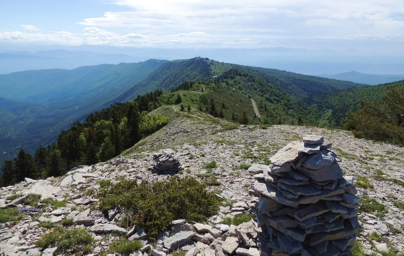 Randonnée Tours de Lure en 4 jours (GRP® TDL) : Lure et vallée du Jabron · Ongles