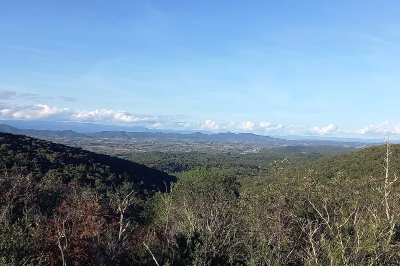 VTT De la plaine aux falaises du Mont Bouquet · Saint-Just