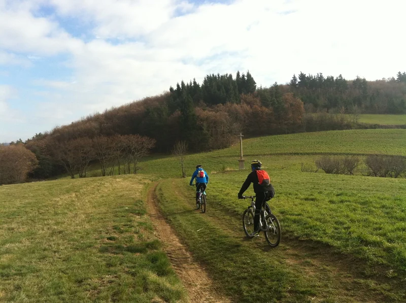 VTT Les trois cols (Lalouvesc - Saint Félicien facile) · Lalouvesc