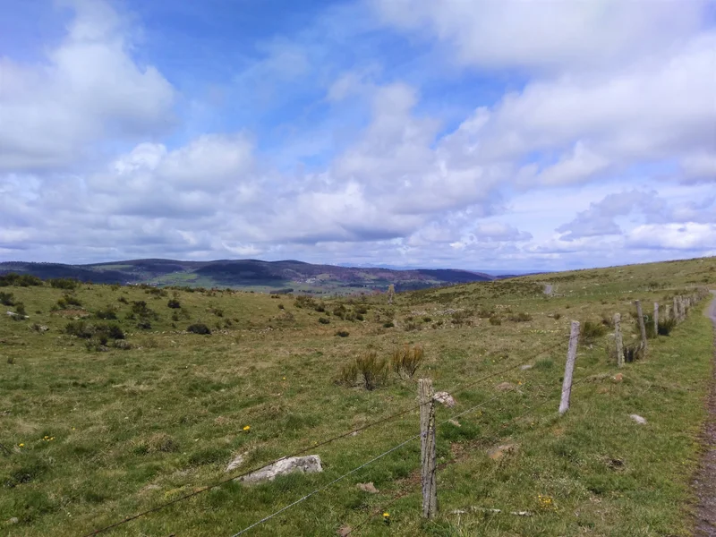 Randonnée GR® de Pays Tour des Monts d'Aubrac : De Saint-Urcize à La Chaldette · Saint-Urcize