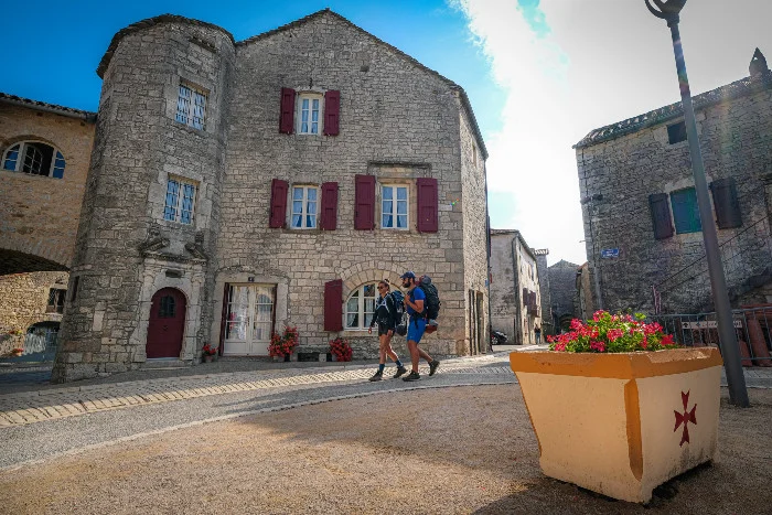 Randonnée Le Tour du Larzac par le GR®71 C · La Couvertoirade