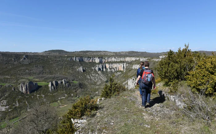 Randonnée Variante GR®71 C par Tournemire et St-Jean d'Alcas · Viala-du-Pas-de-Jaux
