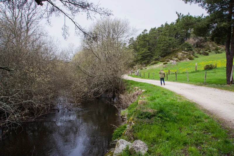 Randonnée Les berges de la Truyère - Parcours n°25 · Fontans