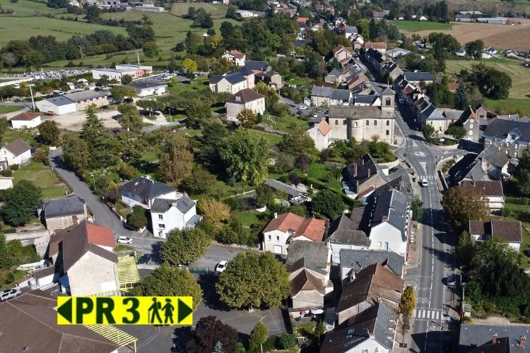 Randonnée Au bord du village de Lanuéjouls (PR 3) · La Vayssière