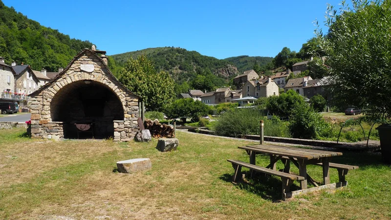 Randonnée Pied d'Escure · Montrodat