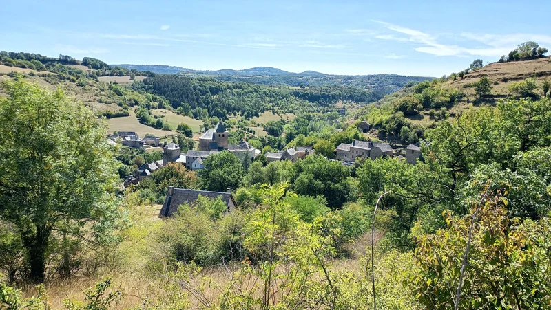 Randonnée Le chemin des deux églises · Coubisou