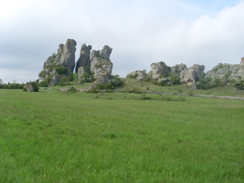 VTT VTT N°67 - Roquesaltes, ruiniformes du Causse · Saint-André-de-Vézines