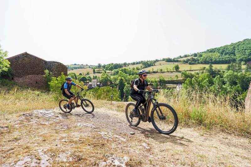 VTT VTT N°23 - Combret de fermes en fermes · Combret