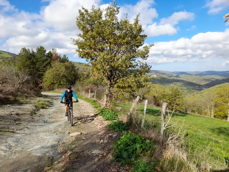 VTT VTT N°33 - Les Crêtes de Roquecézière · Pousthomy