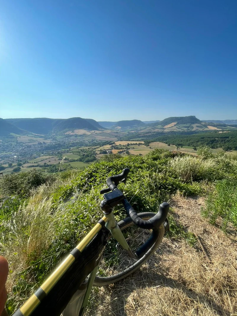 Vélo de route Gravel N°11 - La butte de Luzençon · Creissels