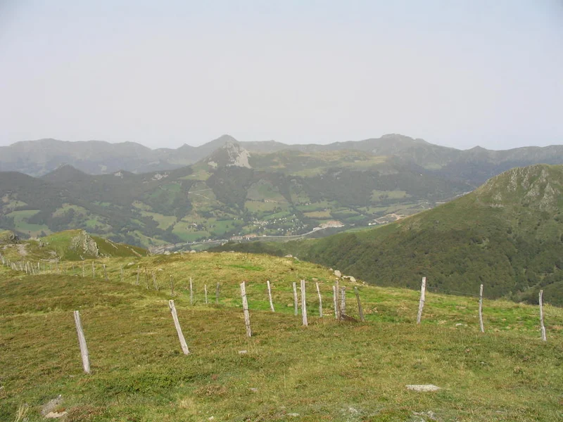 Vélo de route Vers les contreforts du Cantal · Mur-de-Barrez