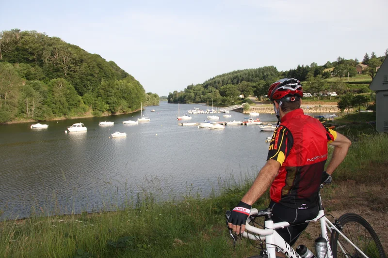 Vélo de route Les Lacs du Lévézou · Millau