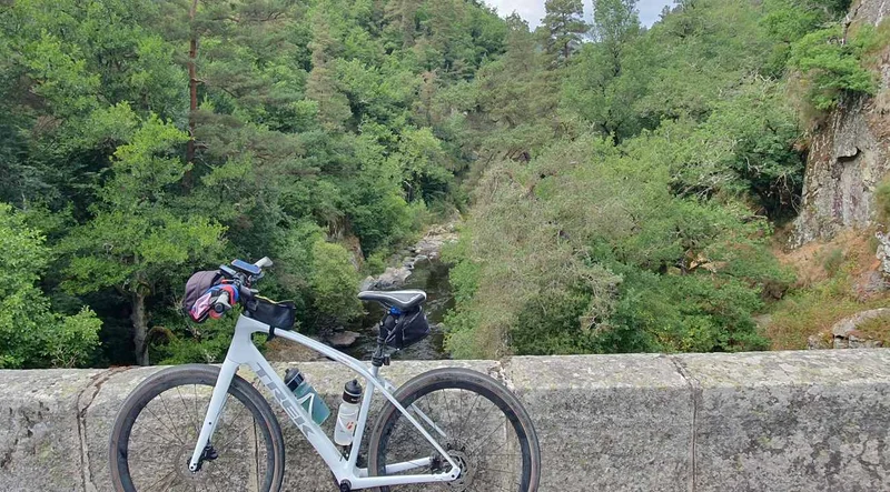 Vélo de route Le Pont de la Garde en Gravel · Le Malzieu-Ville