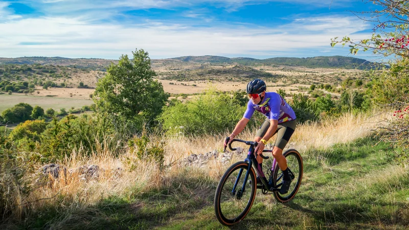 Vélo de route Gravel N°30 - La grande boucle du Lodévois-Larzac · Lodève
