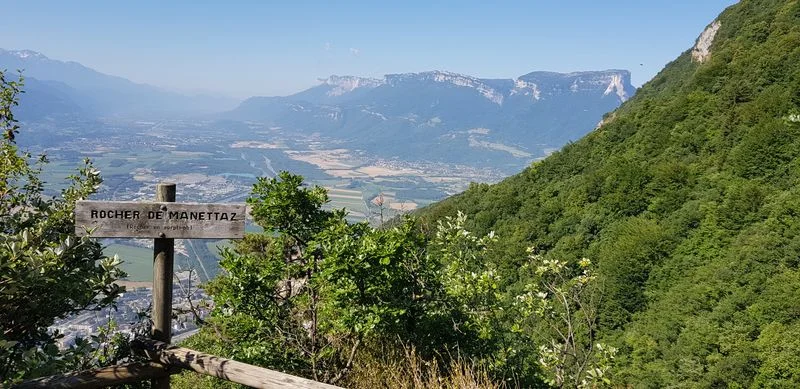 Randonnée GRP®Tour du Plateau de la Leysse-Étape3 · La Thuile