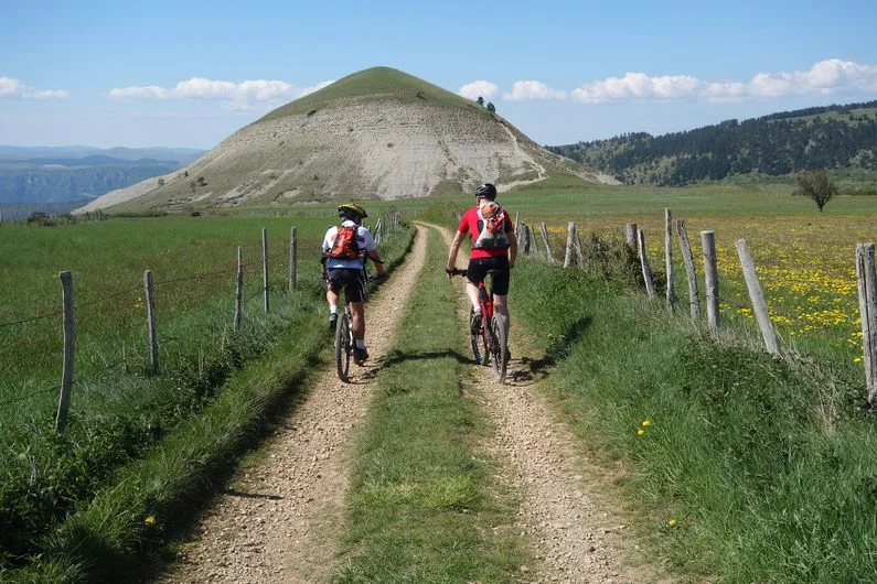 VTT Le tour des puechs - VTT n°11 · Bédouès-Cocurès