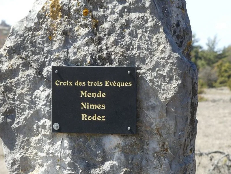 Randonnée Les croix des trois évêques · Lanuéjols