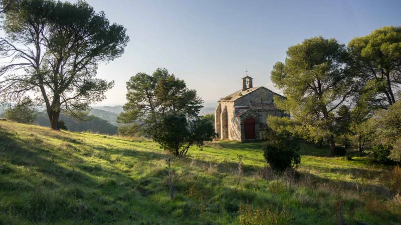 Randonnée SAINT-ÉTIENNE-DU-GRÈS - Notre-Dame du Château · Saint-Étienne-du-Grès
