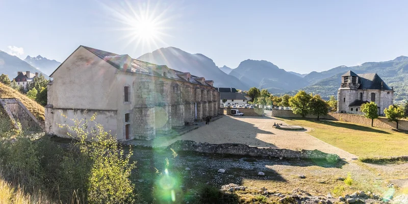Randonnée EYGLIERS - Mont-Dauphin village fortifié · Eygliers