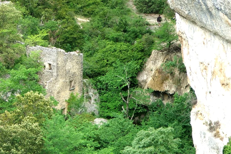 Randonnée GORDES - Le moulin Jean-de-Marre · Gordes