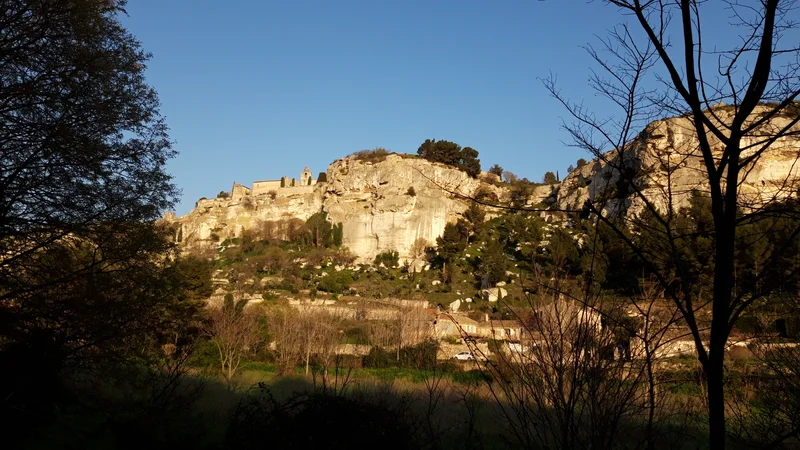 Randonnée LES BAUX-DE-PROVENCE - Autour de la bauxite · Les Baux-de-Provence