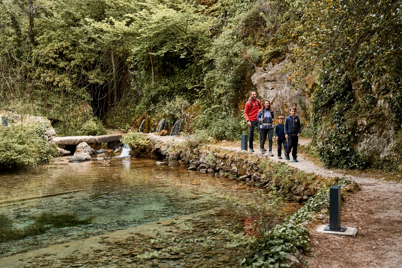 Randonnée MALAUCENE - Source du Groseau · Malaucène