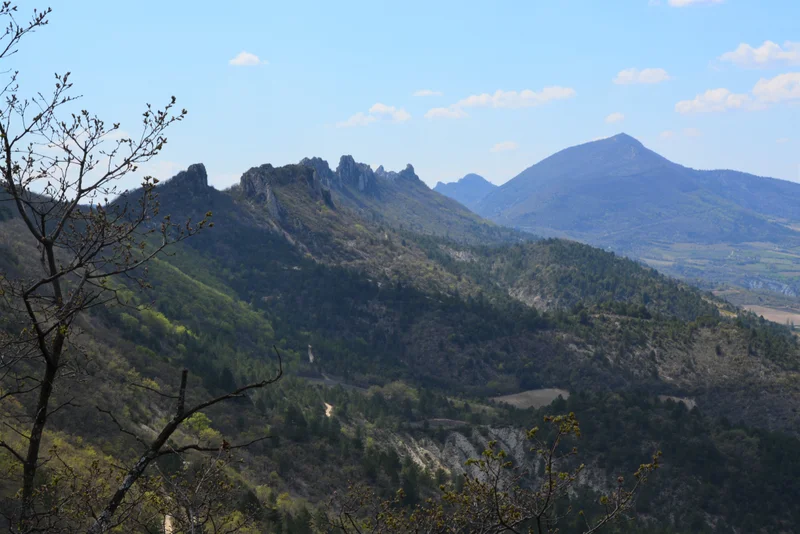 Randonnée SAINT-SAUVEUR-GOUVERNET - Tour de la vallée de l'Ennuyé · Saint-Sauveur-Gouvernet