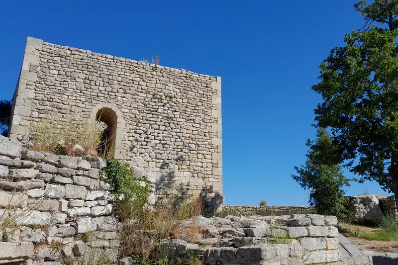 Randonnée AURIBEAU - Tour de Saint-Pierre · Auribeau