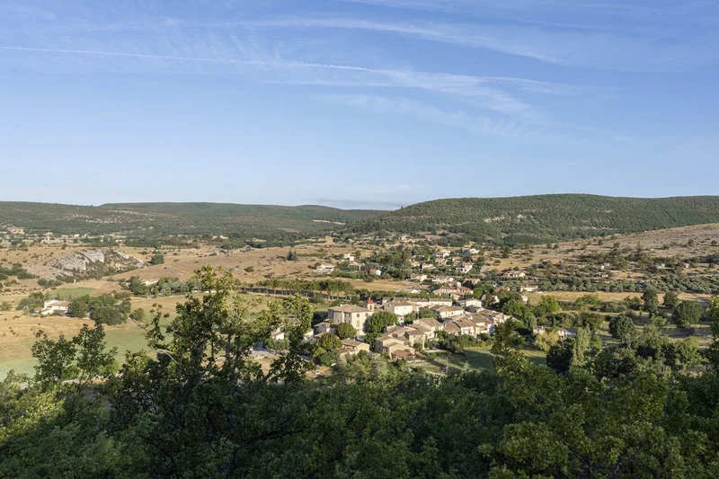 Randonnée ONGLES - Plaine d’Ongles et colline de Piébroux · Ongles