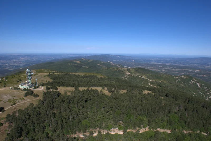 Randonnée CABRIÈRES-D'AIGUES - Le Mourre Nègre, côté sud · Cabrières-d'Aigues