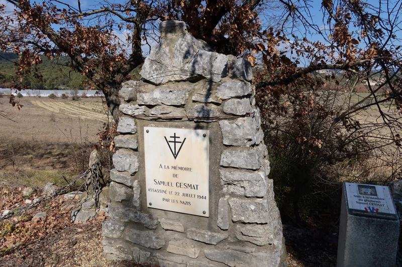 Randonnée GORDES - Sentier du Maquis de Gordes par Véroncle · Gordes