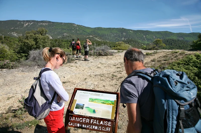 Randonnée CABRIÈRES-D'AIGUES - Sentier géologique · Cabrières-d'Aigues