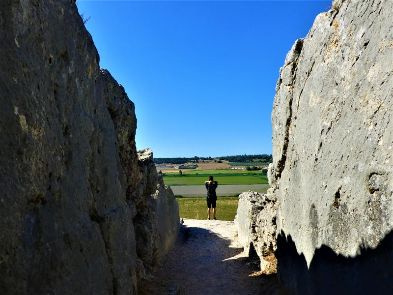 Randonnée FONTVIEILLE - Les Crottes d'Aubert · Fontvieille