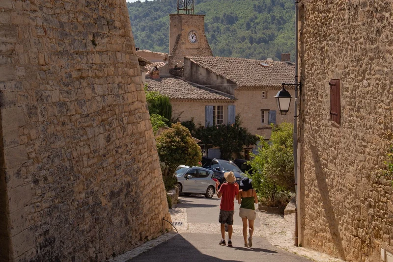 Randonnée ANSOUIS - Entre ruelles et calades · Ansouis