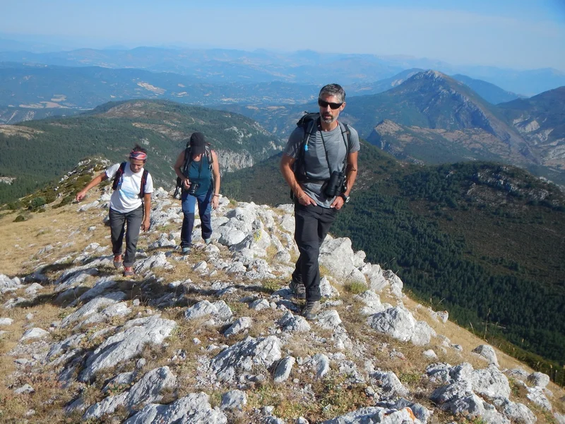 Randonnée MOUSTIERS-SAINTE-MARIE - Le sommet du Montdenier · Moustiers-Sainte-Marie