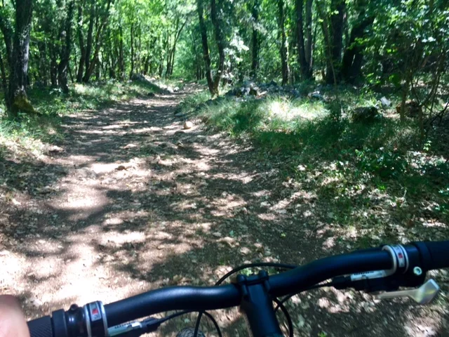 VTT ST-CEZAIRE-SUR-SIAGNE - Le Puits d'Amon à VTT · Saint-Cézaire-sur-Siagne