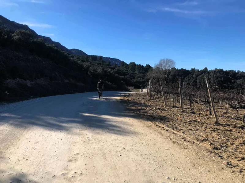 Vélo de route LAMANON - La plaine paysanne de la Durance en gravel · Lamanon