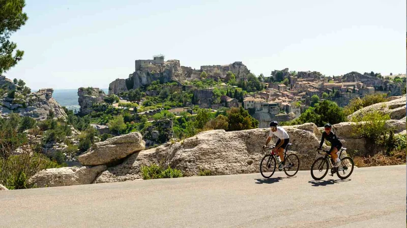 Vélo de route MAUSSANE-LES-ALPILLES - Tour des Baux-de-Provence à vélo · Maussane-les-Alpilles