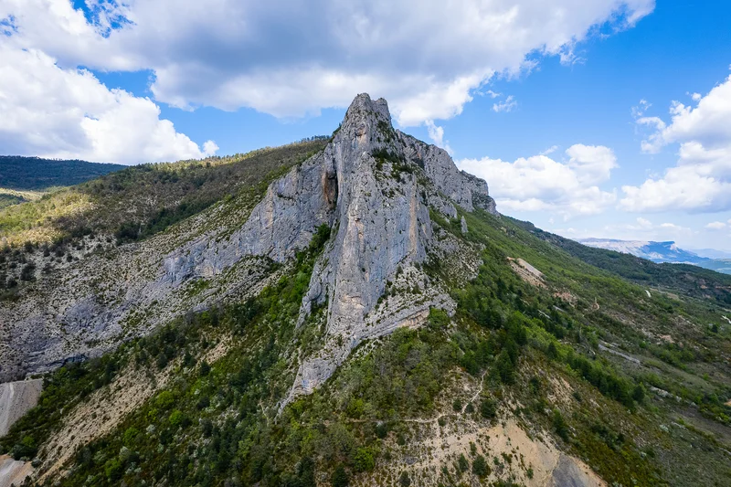 Vélo de route SERRES - Saveurs et savoir-faire du Sisteronais-Buëch à vélo en 4 jours · Serres