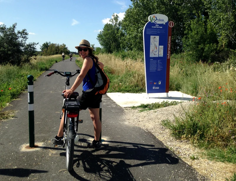 Vélo de route ARLES - Le long de la ViaRhôna à vélo · Arles
