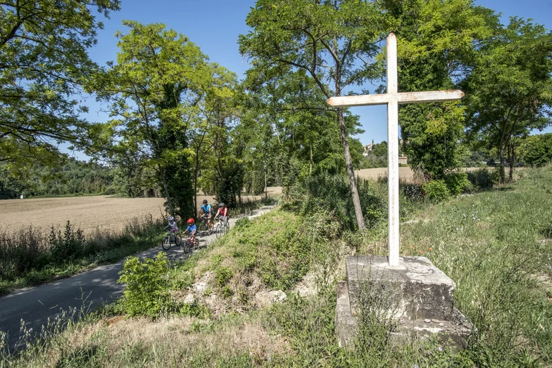 Vélo de route LA TOUR D'AIGUES - À vélo, dans la roue des Vaudois · La Tour-d'Aigues