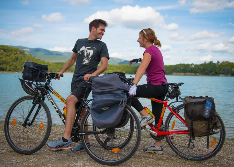 Vélo de route ANSOUIS - A vélo, entre terroirs et olives · Ansouis
