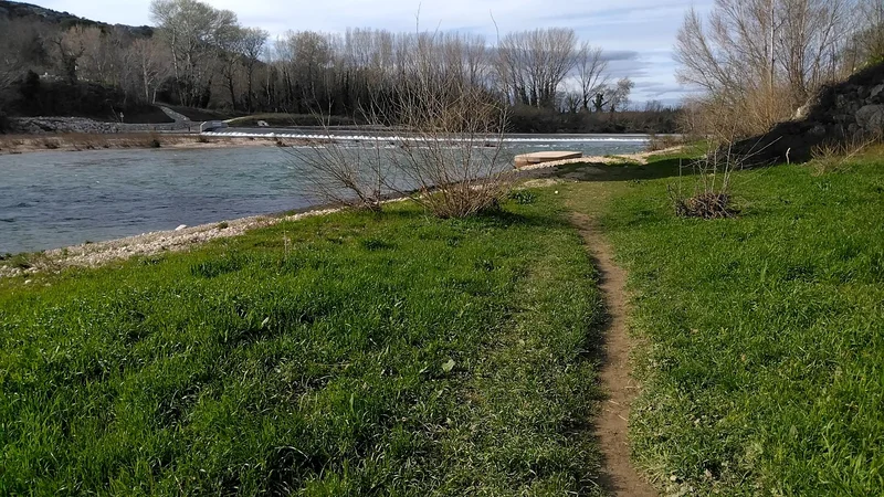Randonnée Entre Gardon et Vigières · Remoulins