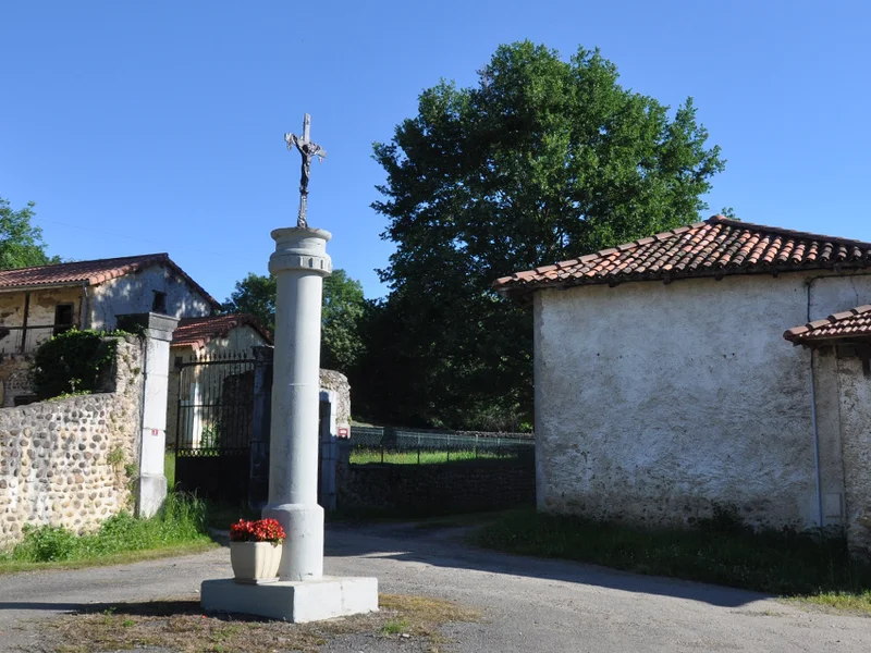 Randonnée A la naissance de la Gesse · Arné