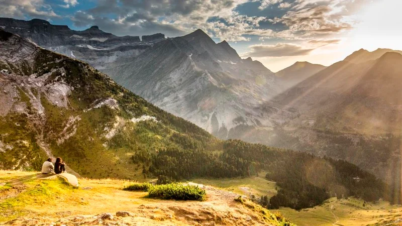 Randonnée Boucle Cirque de Gavarnie - Piméné en 2 jours · Gavarnie