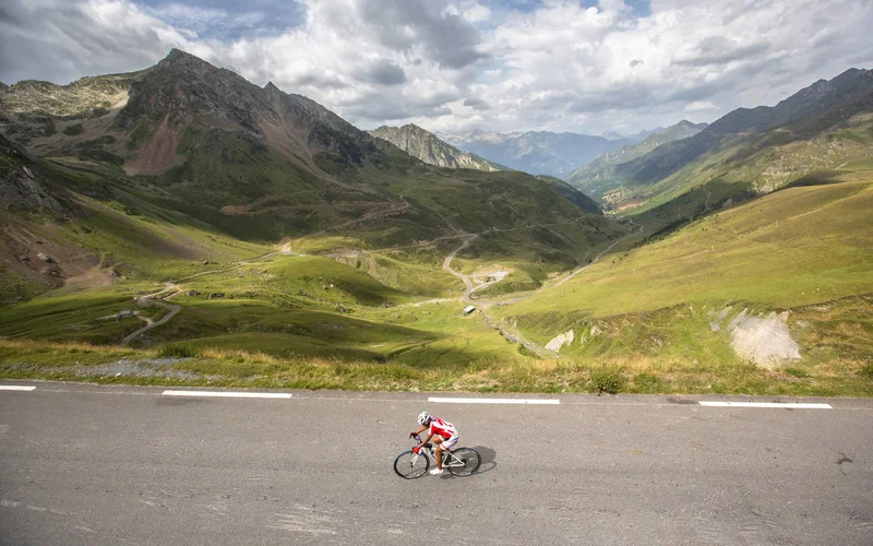 Vélo de route Col du Tourmalet, par Luz-Saint-Sauveur · Luz-Saint-Sauveur